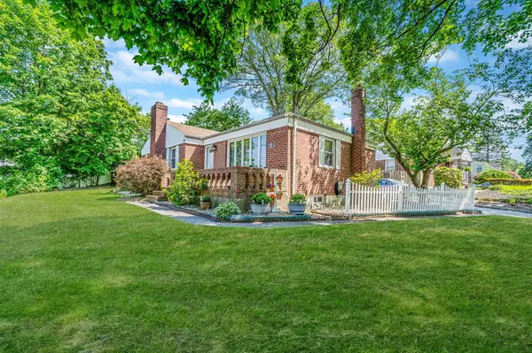 East Northport, NY 11731,191 Laurel RD
