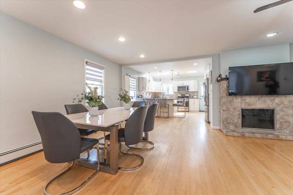 Inwood, NY 11096,143 Davis AVE