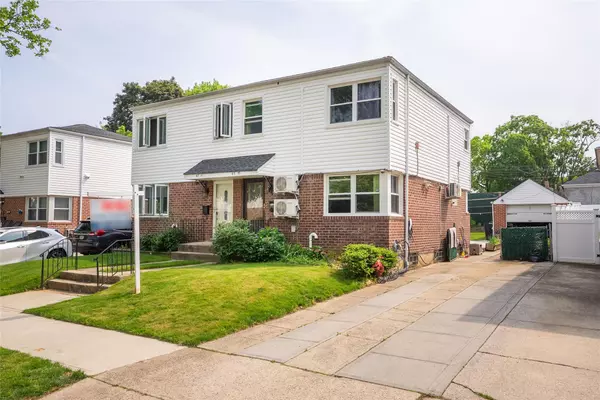 67-15 214th ST, Bayside, NY 11364