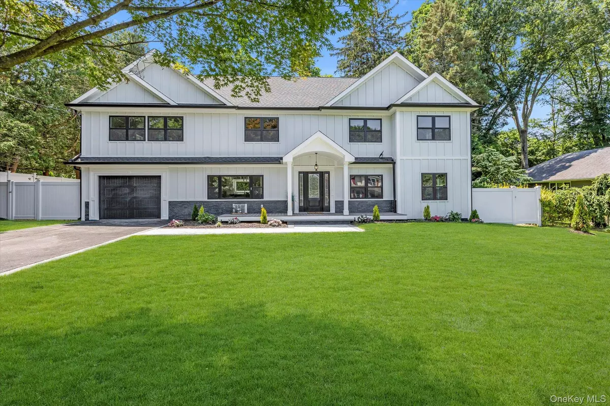 Huntington, NY 11743,15 Severin PL