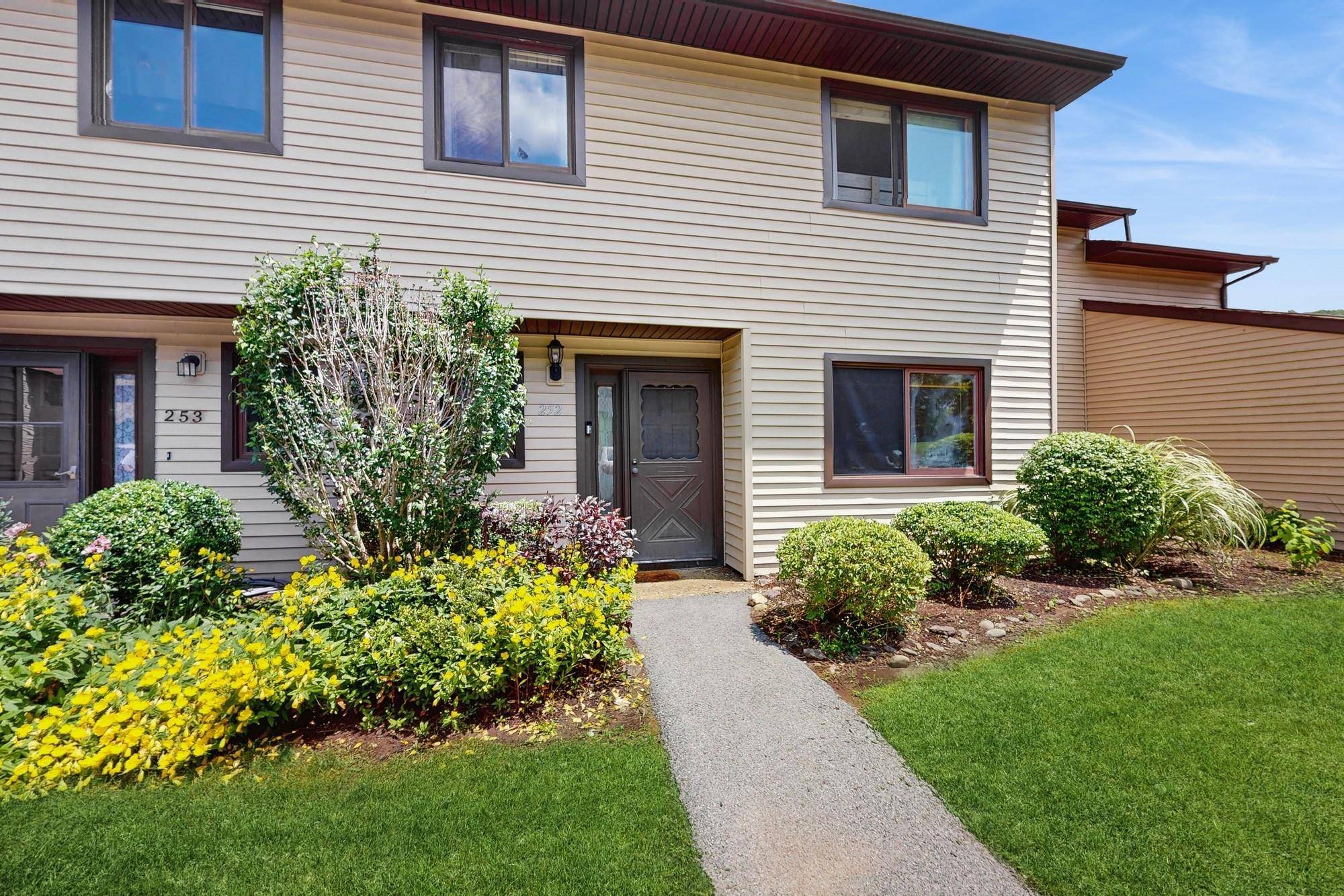 252 Heritage LN, Monroe, NY 10950