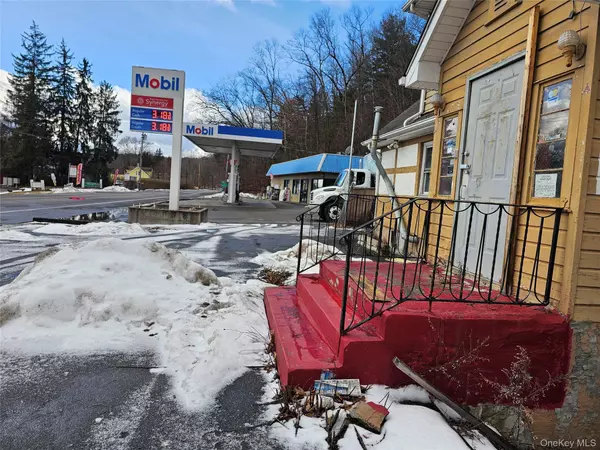 Ulster Park, NY 12428,211 S Main ST