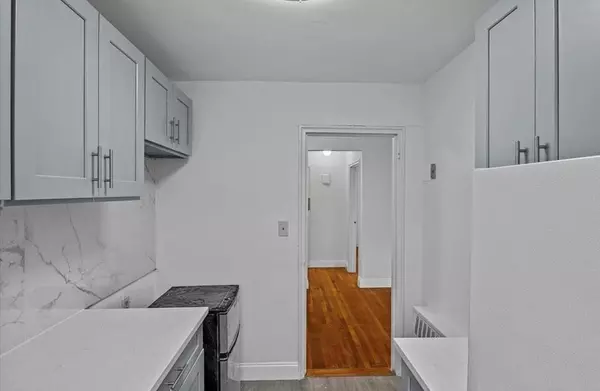 Kew Garden Hills, NY 11367,67-47 136th ST #A