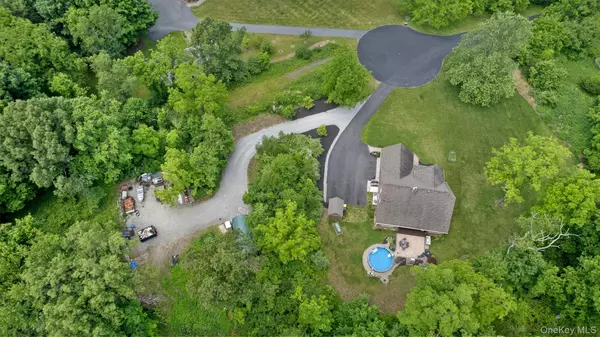 Warwick, NY 10990,1 Hidden Hills CT