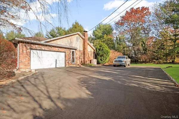 Laurel Hollow, NY 11791,175 Laurel LN