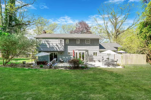 Centerport, NY 11721,2 Harbor CIR