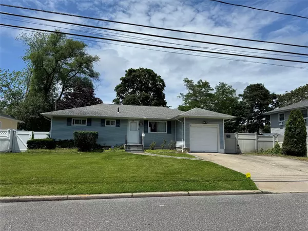 127 New Jersey AVE, Bay Shore, NY 11706