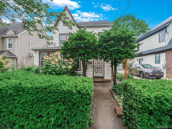 29 Jayson AVE, Great Neck, NY 11021