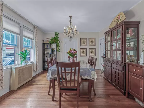 Great Neck, NY 11021,29 Jayson AVE