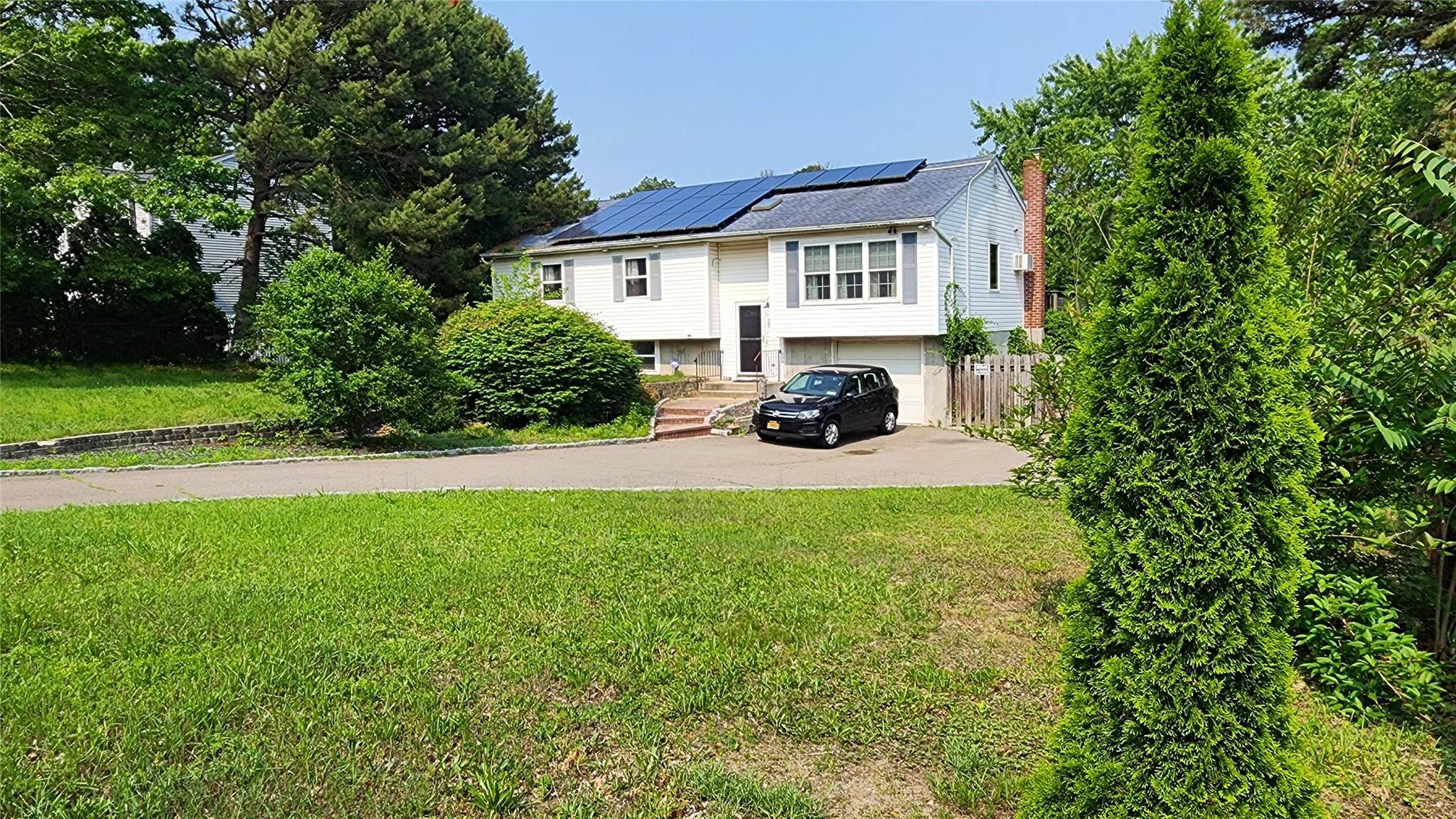 663 N Dunton AVE, East Patchogue, NY 11772