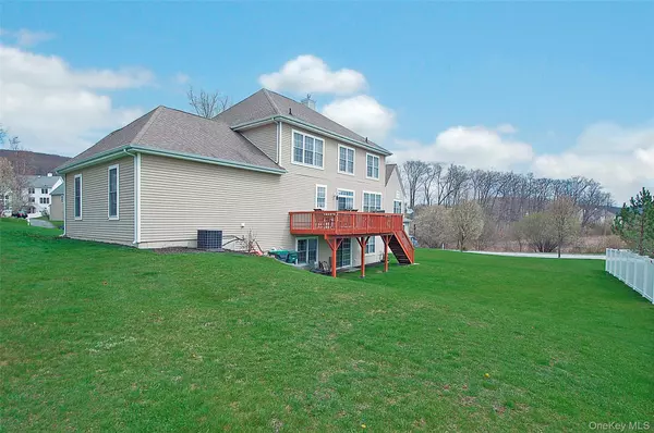 Highland Mills, NY 10930,3 Moorefield CIR