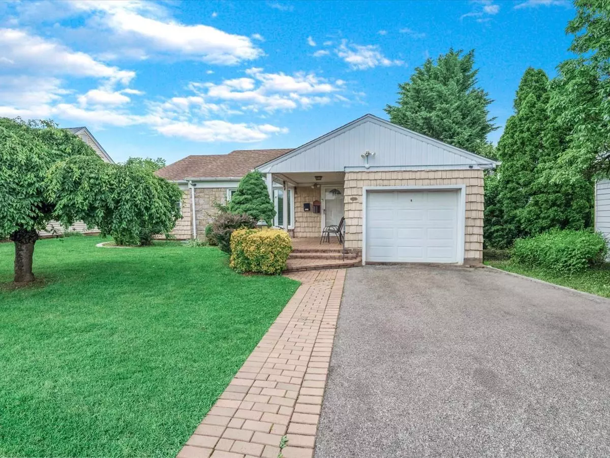 New Hyde Park, NY 11040,25 Lawrence ST