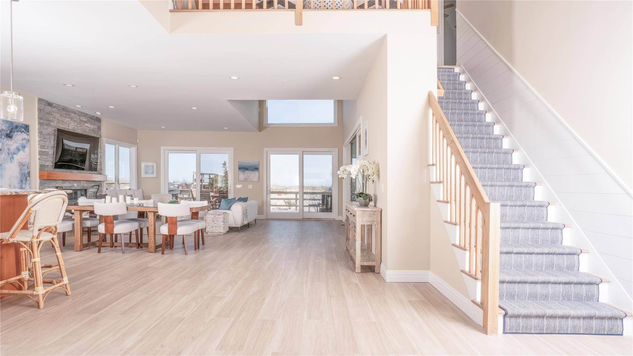 Westhampton Beach, NY 11978,825 Dune RD