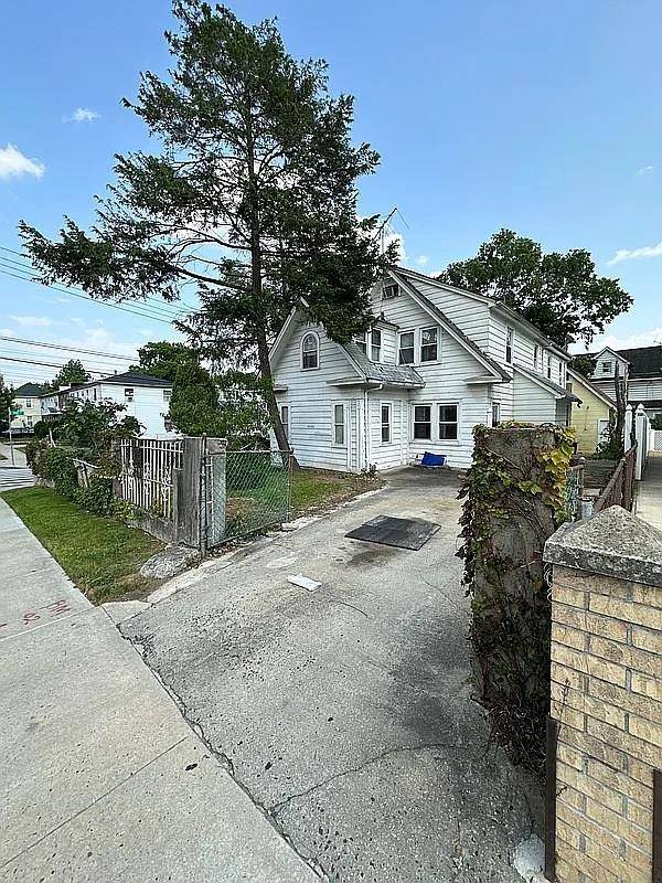 19726 90th AVE, Jamaica, NY 11423