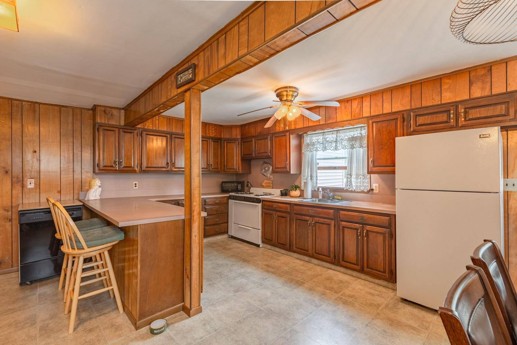 Babylon, NY 11702,262 Park AVE