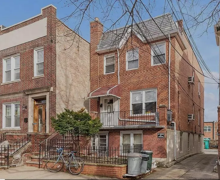 2549 42nd ST, Astoria, NY 11103