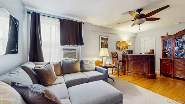 Bronxville, NY 10708,755 Bronx River RD #6C