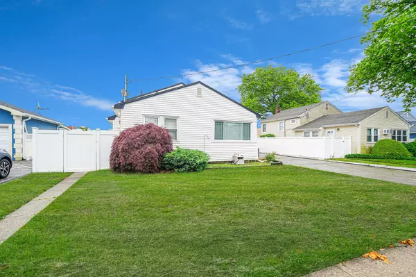 West Babylon, NY 11704,150 Pratt ST