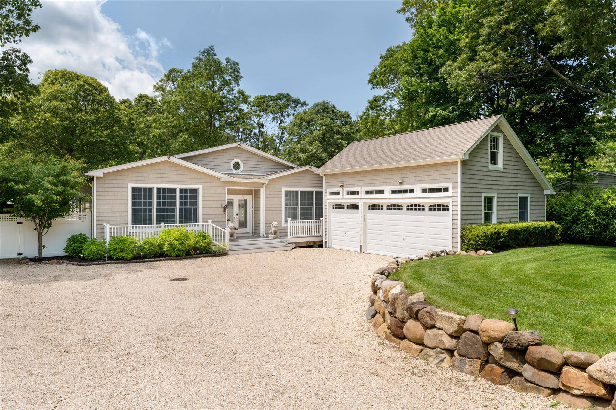 Hampton Bays, NY 11946,87 Washington Heights AVE