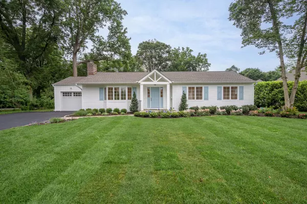 4 Alden LN,  Huntington,  NY 11743