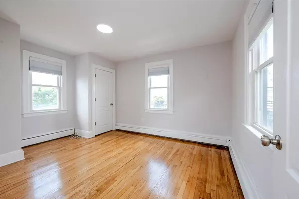 Long Beach, NY 11561,833 Oceanfront