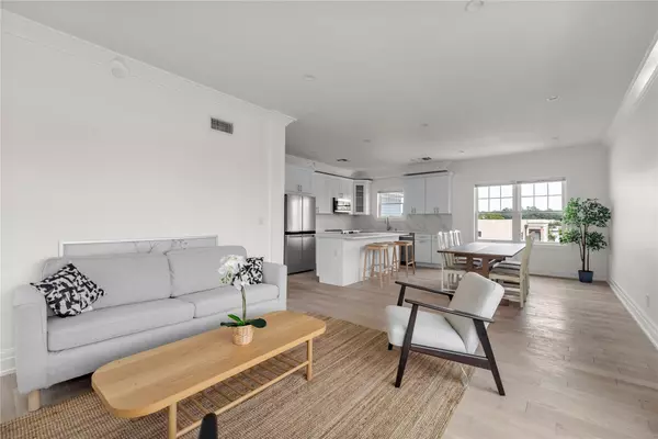 Port Washington, NY 11050,22 Sagamore Hill DR #1A