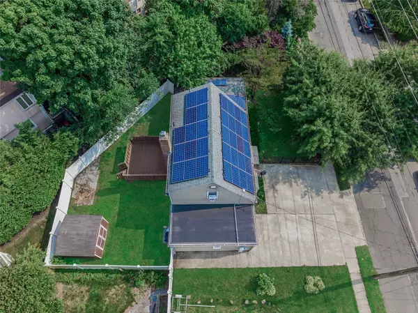 Hewlett, NY 11557,72 Harris AVE