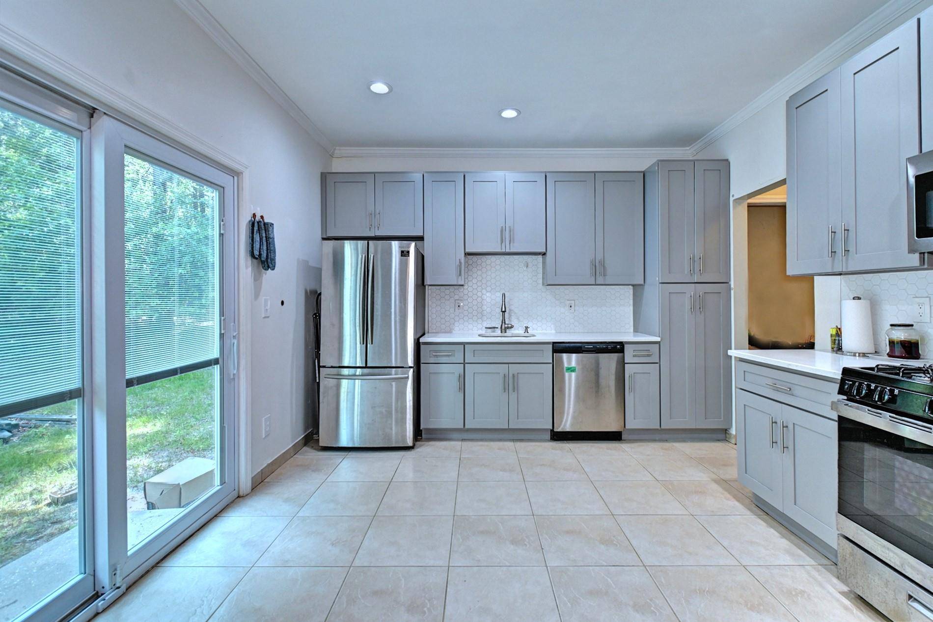 Coram, NY 11727,61 Timber Ridge DR