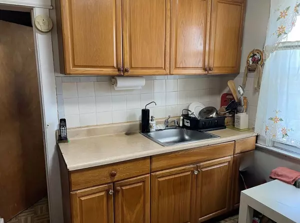 Brooklyn, NY 11236,14 Matthews PL