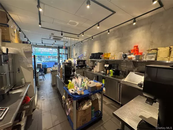 Jackson Heights, NY 11372,83-12 37th AVE