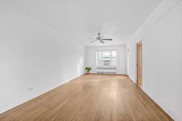 Kew Gardens, NY 11415,83-33 Austin ST #2C