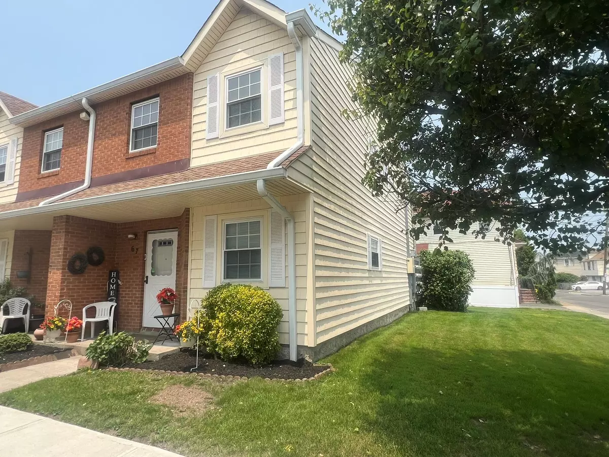 Inwood, NY 11096,67 De Sibio PL #67