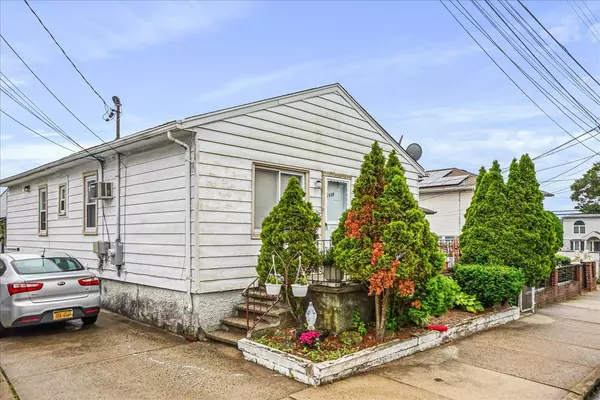 Elmont, NY 11003,1369 News AVE