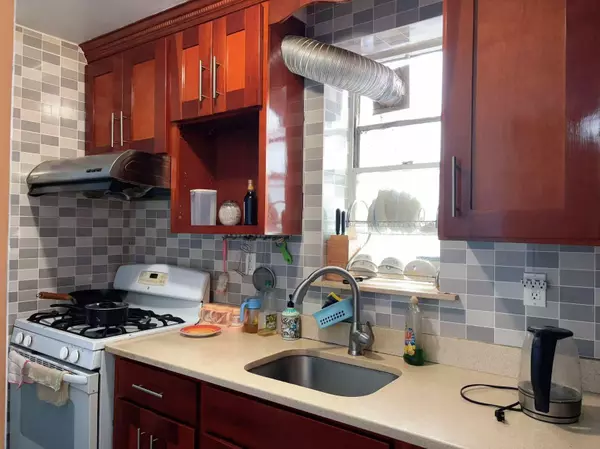 Elmhurst, NY 11373,7806 46 #7A