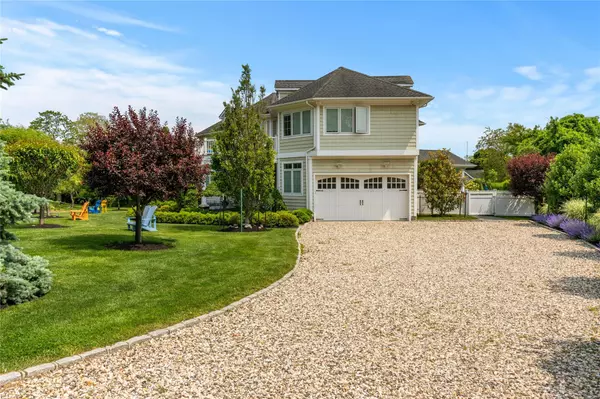 Greenport, NY 11944,695 Sound DR