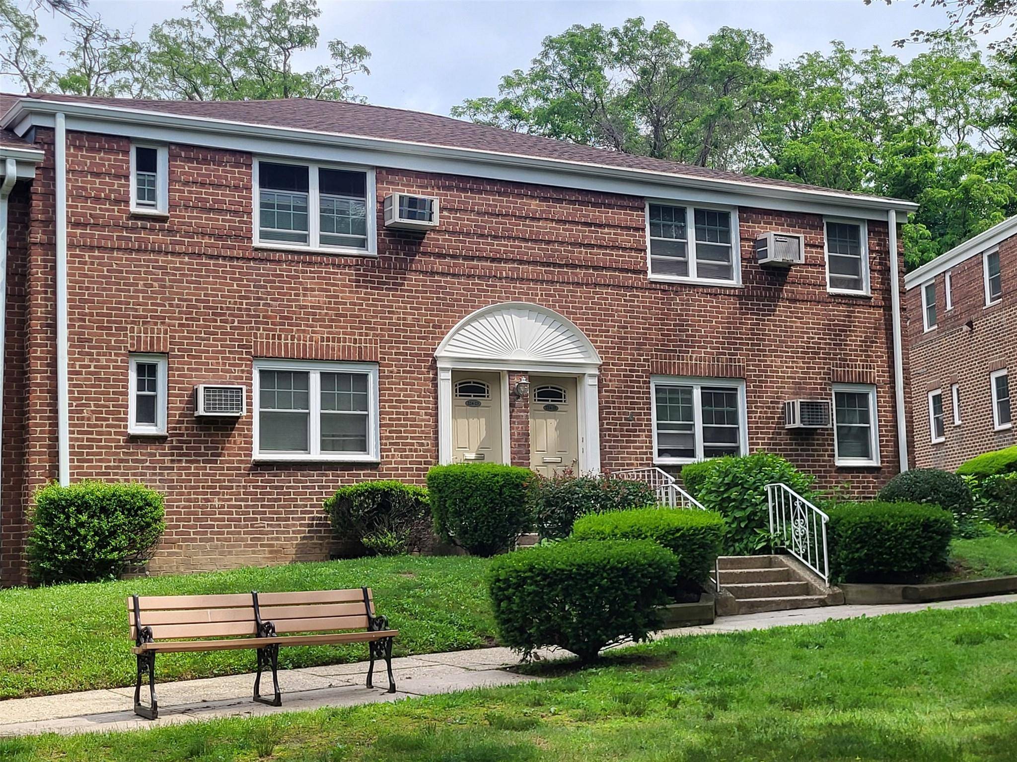 Oakland Gardens, NY 11364,224-23 Kingsbury AVE #B