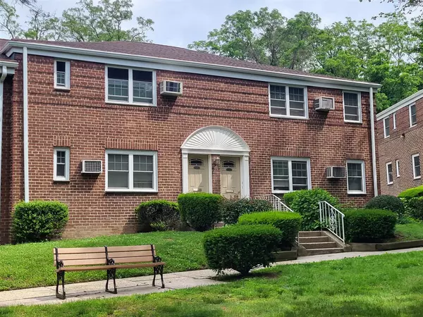 Oakland Gardens, NY 11364,224-23 Kingsbury AVE #B