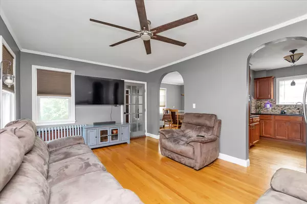 Valley Stream, NY 11581,32 Jedwood PL
