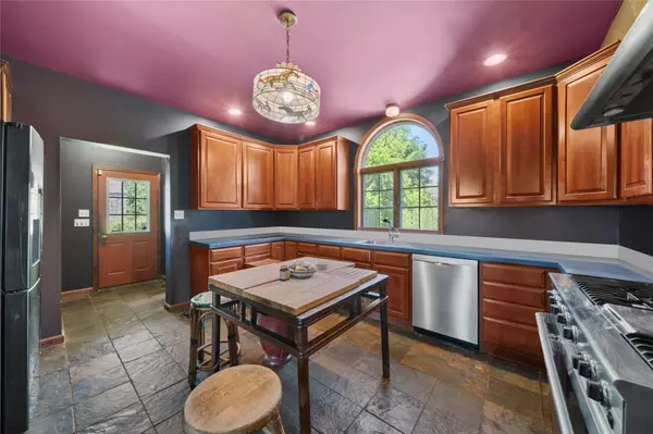 Calverton, NY 11933,2706 Sound AVE