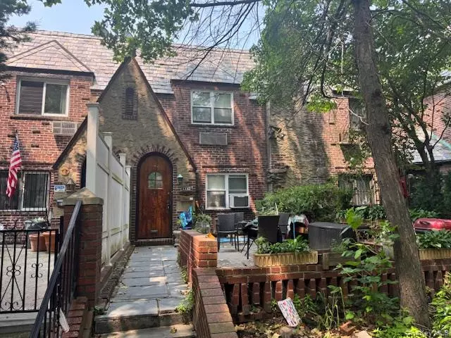 33-42 70 ST, Jackson Heights, NY 11372