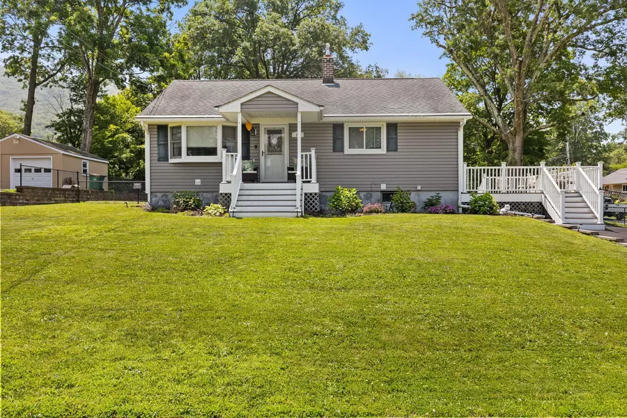14 Park LN, Beacon, NY 12508