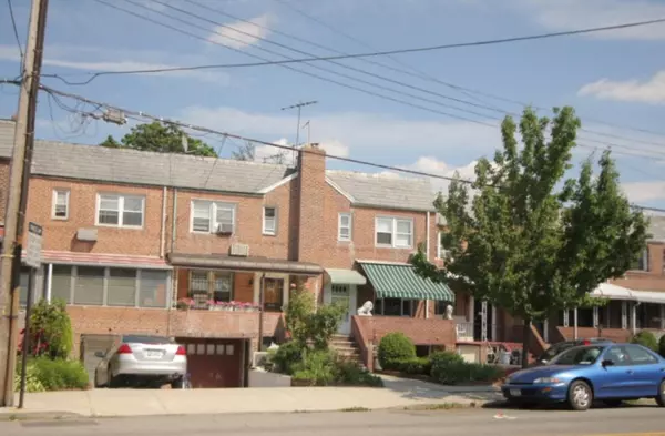 Flushing, NY 11355,58-13 150th ST