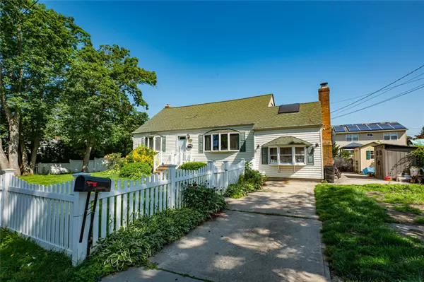 West Babylon, NY 11704,805 Arlington RD