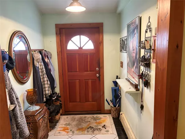 Mineola, NY 11501,341 Marcellus RD