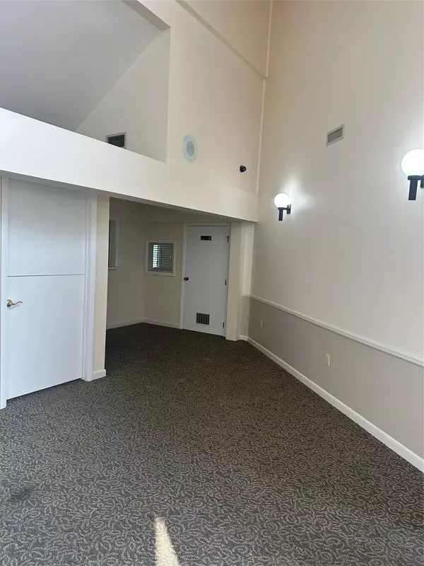 Hyde Park, NY 12538,7 Pinewoods RD #Suite 6