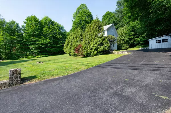 Pleasantville, NY 10570,414 Bear Ridge RD