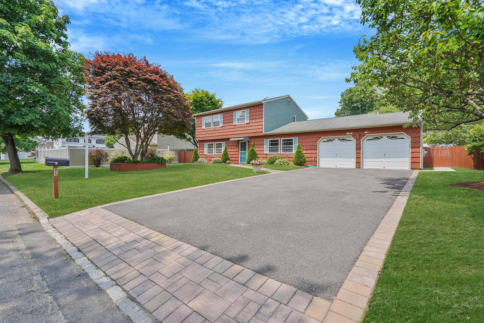 Medford, NY 11763,86 Rustic AVE