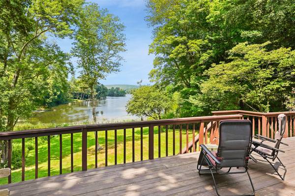 3 Truesdale Lake DR, South Salem, NY 10590
