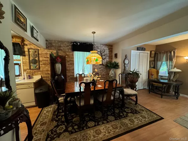 Rocky Point, NY 11778,47 Quail RD