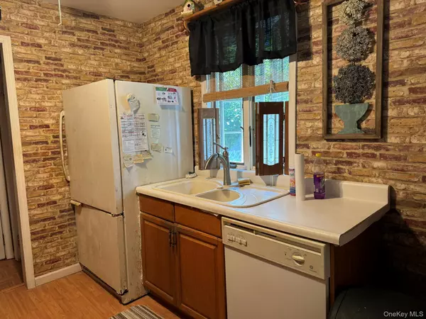 Rocky Point, NY 11778,47 Quail RD